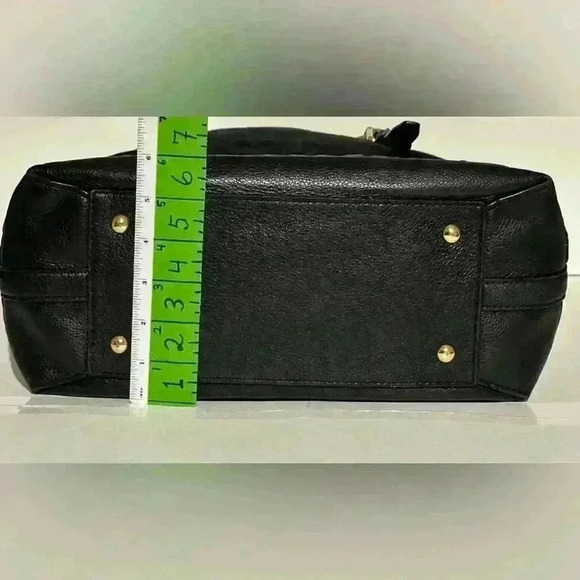 A Mickael Kors black Gladstone satchel with gold tone hardware. - Picture 5 of 14